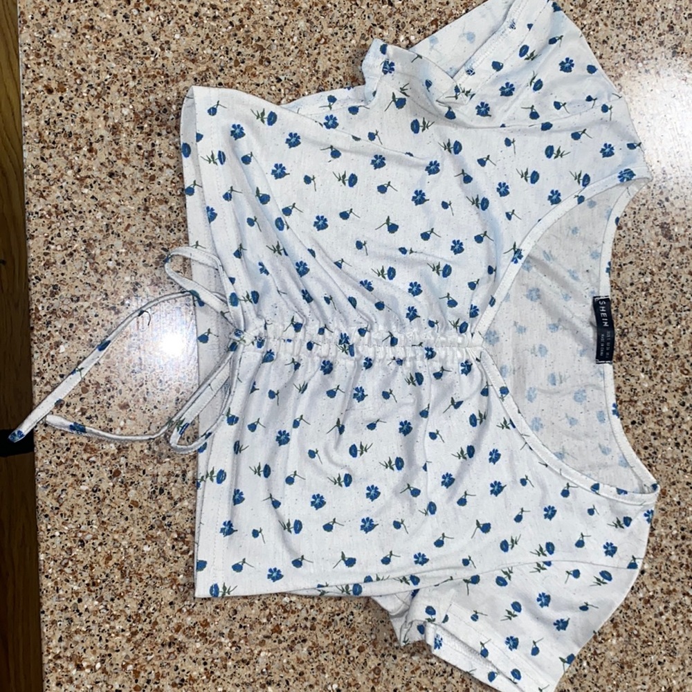 Shein adjustable sting crop stop